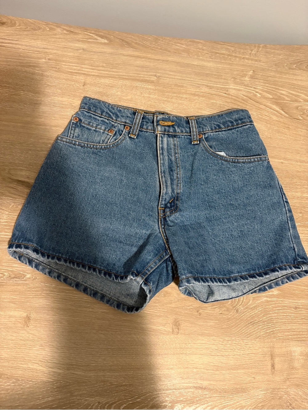 Levi’s Classic High-Rise Blue Denim Women's Shorts